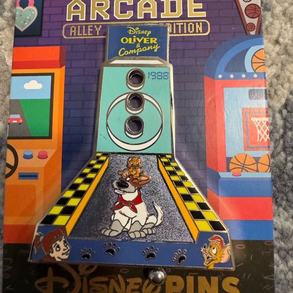 Oliver and Company Arcade Series Limited Edition Disney Trading Pin - Picture 2 of 4